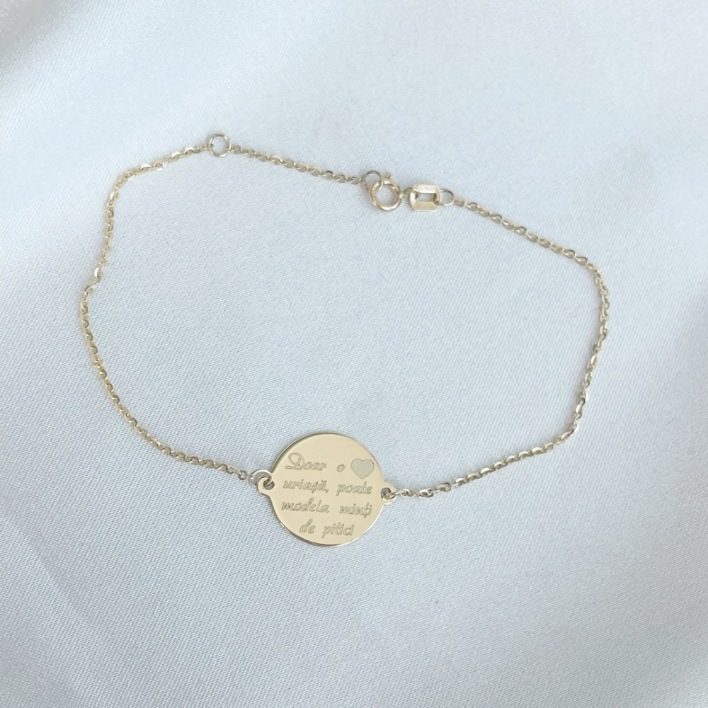 Bratara lant dama cu banut 14 mm si gravura text - din aur 14K Bratara lant dama cu banut 14 mm si gravura text - din aur 14K
