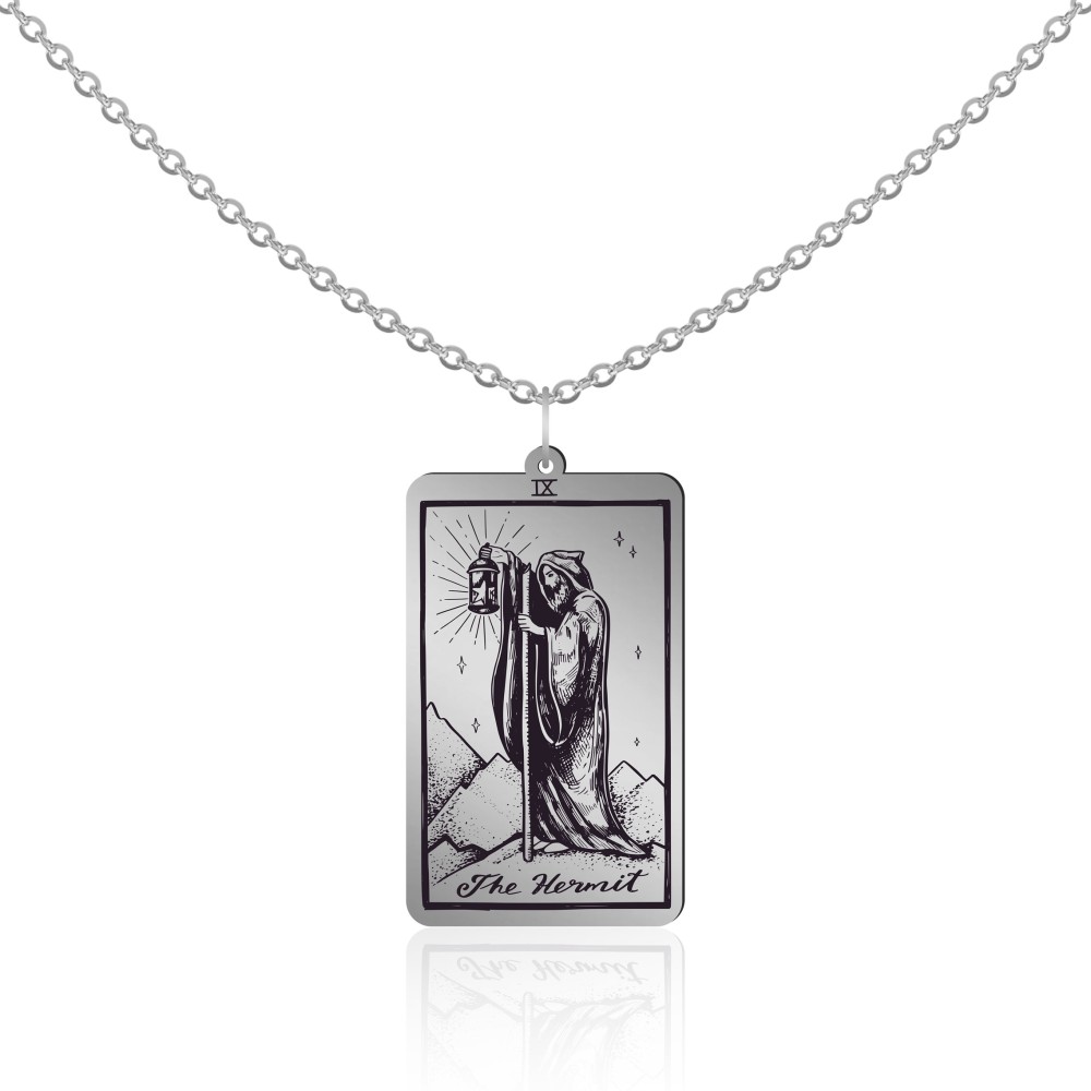 Lantisor din argint 925 cu pandantiv din argint pur 999 model carte de tarot Eremitul Lantisor din argint 925 cu pandantiv din argint pur 999 model carte de tarot Eremitul