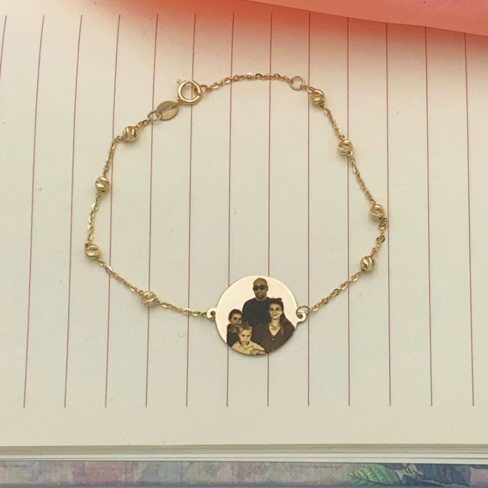 Bratara cu banut 16 mm personalizat gravura foto si lantisor cu bilute din aur 14K pentru dama Bratara cu banut 16 mm personalizat gravura foto si lantisor cu bilute din aur 14K pentru dama